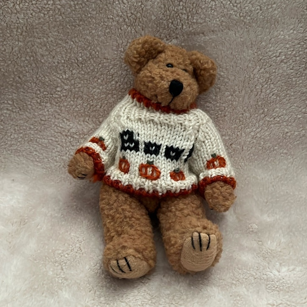 Berkeley Designs Bear with Boo Sweater